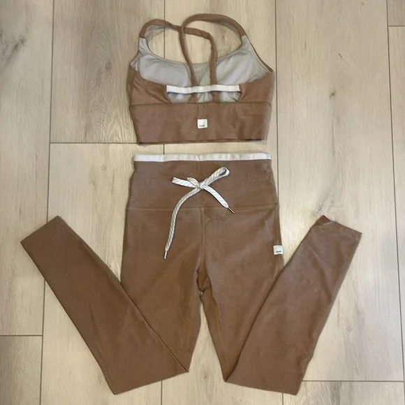 Vuori vibe elevation active bra & leggings set - Picture 5 of 12